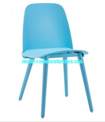 Chaise de salle à manger en plastique de haute qualité, vente chaude PC675