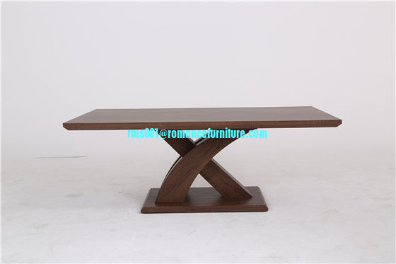 Table basse en MDF en forme de X dans le centre de la maison A501