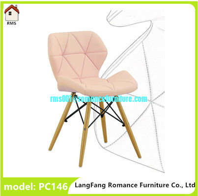 Chaise de salle à manger en cuir PVC coloré avec pieds en bois et acier pc146