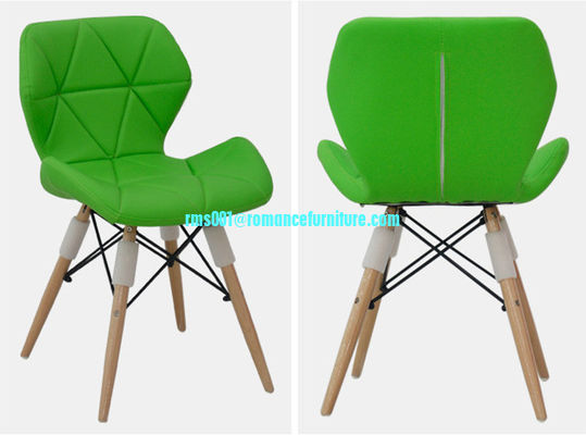 Chaise de salle à manger en cuir PVC coloré avec pieds en bois et acier pc146