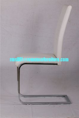 Chaise de salle à manger blanche à dossier haut et pieds chromés C1603