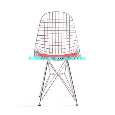 Vente à chaud restaurant chaise en plastique blanche empilable jambes en bois PC1731