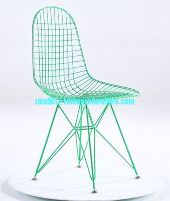 Vente à chaud restaurant chaise en plastique blanche empilable jambes en bois PC1731