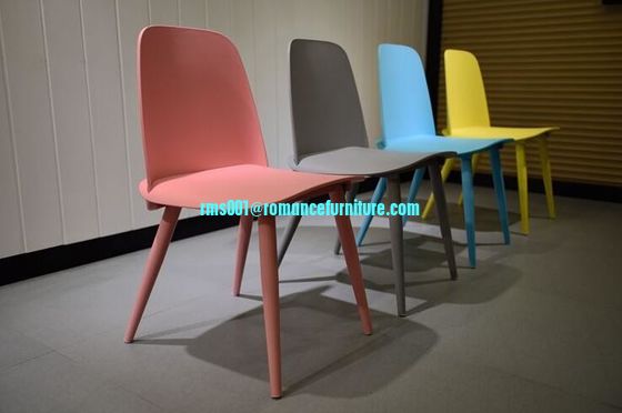 Chaise en plastique de design moderne Chaise extérieure Chaise de loisirs colorée PC675