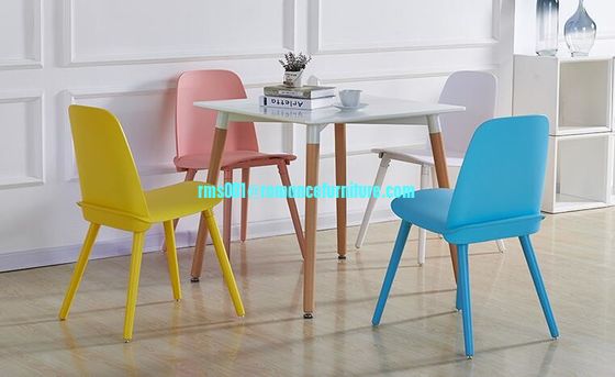 Chaise en plastique de design moderne Chaise extérieure Chaise de loisirs colorée PC675