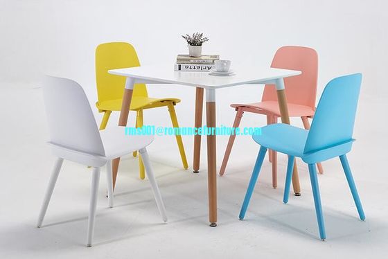 Chaise en plastique de design moderne Chaise extérieure Chaise de loisirs colorée PC675